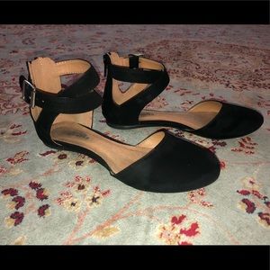 SODA black flats / sandals - SIZE 5.5